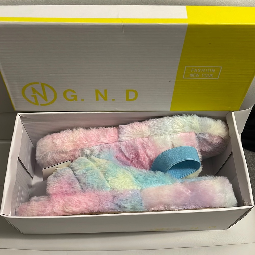 Cute Fuzzy Tie Dye Slippers w/ Support Band Size 9